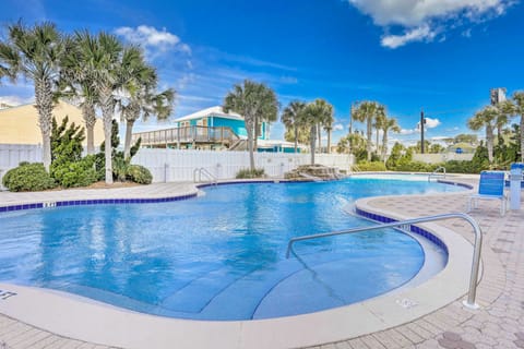 Beachfront Panama City Beach Condo w/ Outdoor Pool Apartment in Long Beach