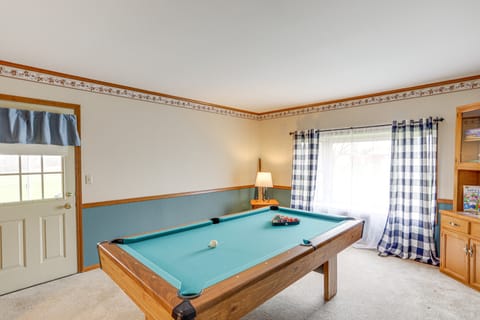 Quiet Greenwich Home w/ Pool + Screened Porch! House in Ohio