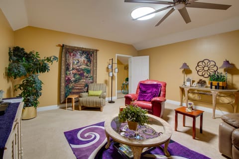 Lake Mary Rental w/ Shared Pool: 32 Mi to Disney! Apartment in Lake Mary