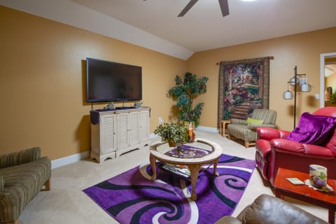 Lake Mary Rental w/ Shared Pool: 32 Mi to Disney! Apartment in Lake Mary