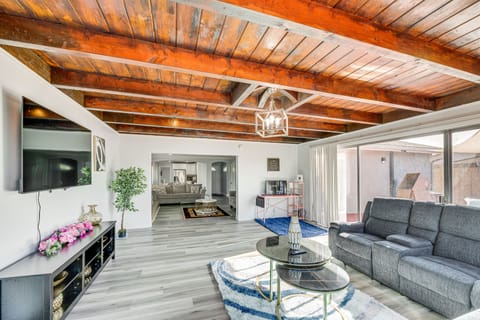 South Central Los Angeles Home w/ Patio House in Compton