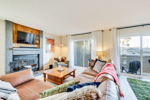 Fraser Condo w/ Ski Shuttle & Resort Amenities! Apartment in Fraser