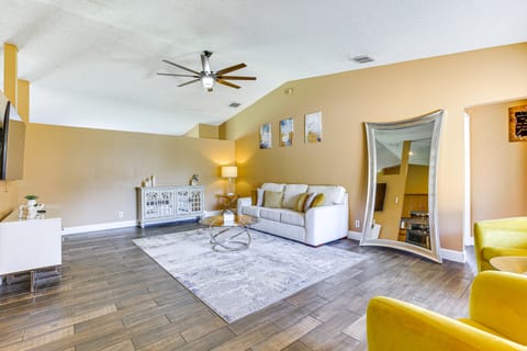 Pet-Friendly Sunrise Escape w/ Patio, Near Beaches House in Tamarac