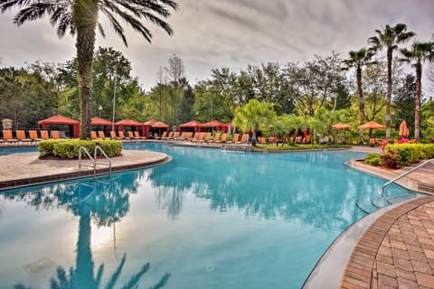 Modern Condo w/ Resort Pool: 10 Mi to Disney World Apartment in Four Corners