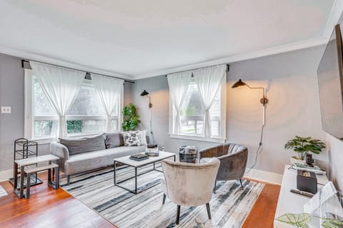 Charming Tacoma Vacation Rental: 2 Mi to Downtown! House in Tacoma