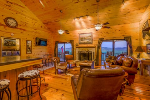 Hilltop Concan Cabin w/ Garner State Park Views! House in Rio Grande