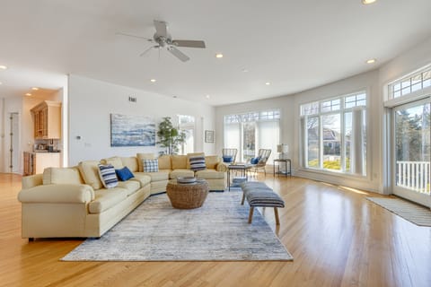 Hamptons Home Near Beaches w/ Pool & Water Views! House in Southampton