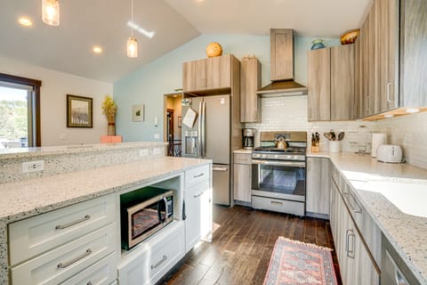 Walk to Slopes: Home w/ Hot Tub in Keystone House in Keystone