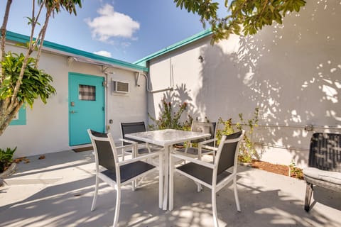 Near Haulover Park: Hollywood Cottage w/ Yard! Cottage in Hollywood