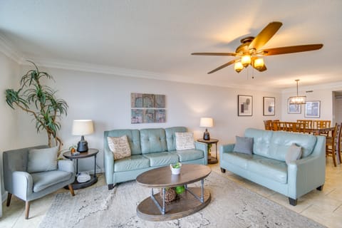 Comfy Orange Beach Condo w/ Pool on the Beach! Apartment in Orange Beach