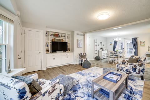 Indiana Dunes Home w/ Gas Grill: 1 Mi to Beach! House in Indiana Dunes