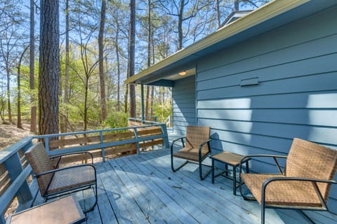 Inviting Columbus Home w/ Deck: 7 Mi to Downtown! House in Columbus