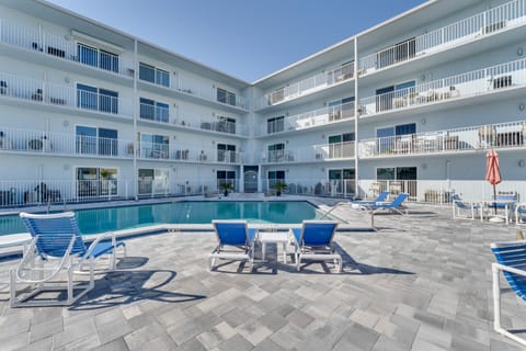 New Smyrna Beach Studio Retreat, Walk to Beach! Apartment in New Smyrna Beach