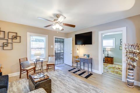 1925 Bungalow-Style Home ~ 2 Mi to Downtown Indy! House in Indianapolis