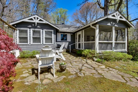 Highlands Vacation Rental in Mirror Lake Cottage in Highlands