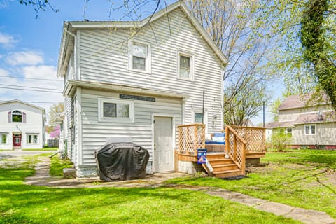 Conneaut Vacation Rental w/ Deck Near Lake Erie! House in Lake Erie
