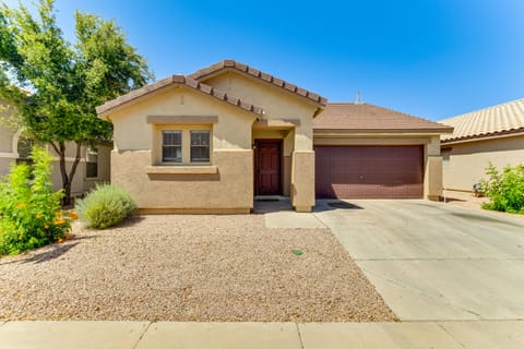 Modern Gilbert Getaway w/ Yard ~ 5 Mi to Downtown! House in Gilbert