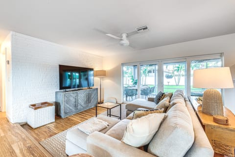 Location, Location! Stylish Home in Palm Beach! House in Palm Beach Gardens