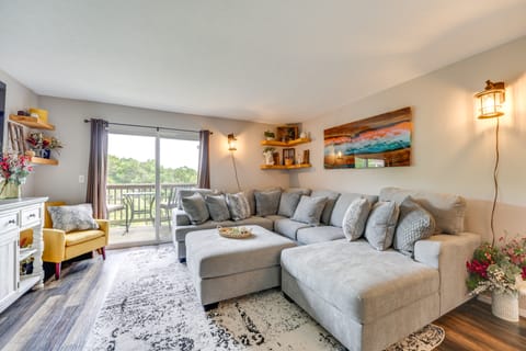 Mtn-View Gem w/ Hot Tub Access: Branson Condo Apartment in Branson