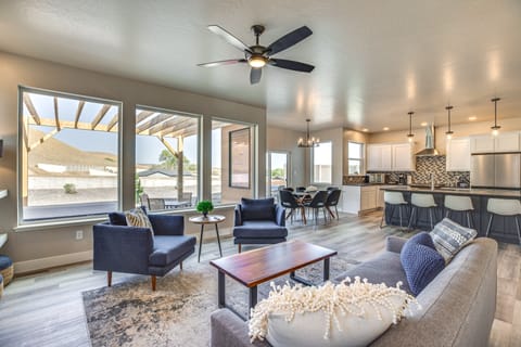 Luxe Living: Grand Junction Home w/ Hot Tub, Views House in Grand Junction