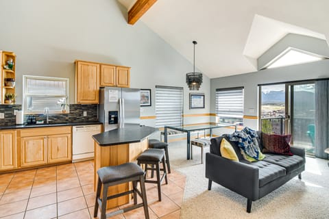 6 Mi to Skiing: Mtn-View Fraser Duplex Apartment in Fraser