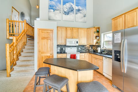 6 Mi to Skiing: Mtn-View Fraser Duplex Apartment in Fraser