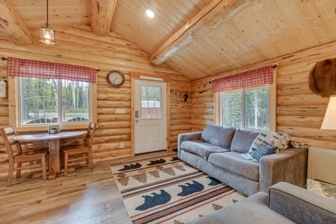 Charming Soldotna Cabin Near Kenai River Fishing! House in Sterling