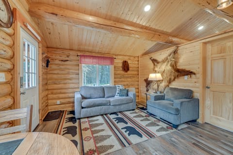 Charming Soldotna Cabin Near Kenai River Fishing! House in Sterling