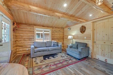 Soldotna Fisherman's Cabin ~ 6 Mi to Kenai River House in Sterling