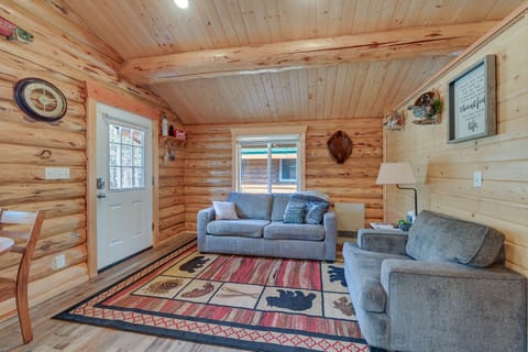 Woodsy Cabin Near Kenai River: Great for Anglers! House in Sterling