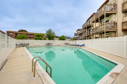 Ocean City Condo w/ Pool Access: Walk to Beach! Apartment in Ocean City