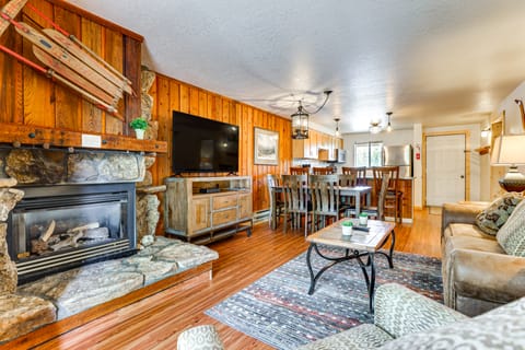 Winter Park Condo w/ Resort Shuttle On-Site! Apartment in Fraser