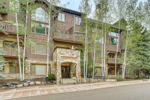 Arrowhead Ski Condo w/ Pool Access - Walk to Lift! Apartment in Edwards