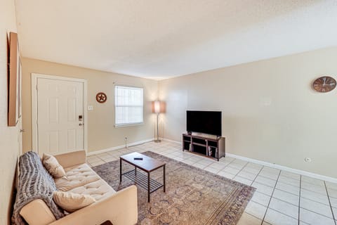 Texarkana Apartment < 1 Mi to Spring Lake Park! Apartment in Texarkana