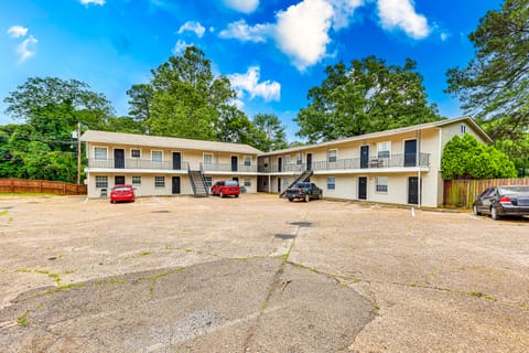 Texarkana Apartment < 1 Mi to Spring Lake Park! Apartment in Texarkana