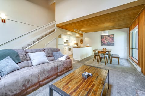 2 Mi to Beach: Inviting Incline Village Escape Apartment in Incline Village