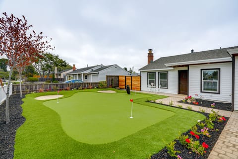 Del Rey Oaks Vacation Home w/ Mini-Golf Course! House in Del Rey Oaks