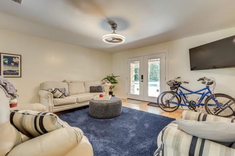 Peaceful Fairhope Getaway, 2 Mi to South Beach Apartment in Fairhope