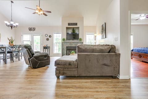 Spacious Frankfort Retreat on Bourbon Trail! House in Indiana