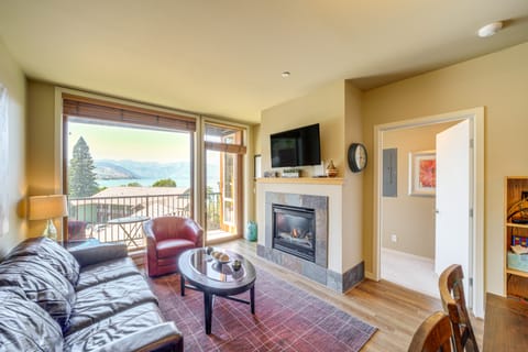 Chelan Home: Views, Pool, Hot Tub, & Beach Access Apartment in Chelan (In Town)