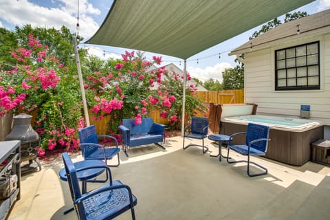 Walk to Oaklawn Racetrack: Hot Springs Getaway! House in Hot Springs