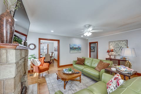 Walk to Oaklawn Racetrack: Hot Springs Getaway! House in Hot Springs