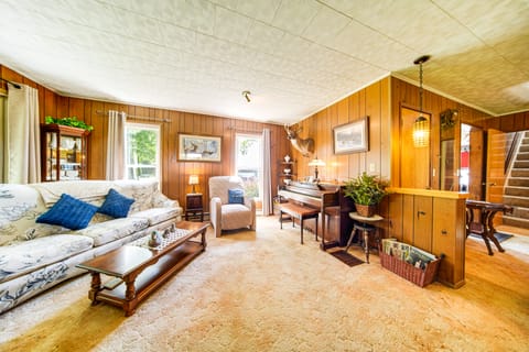 Country Home w/ Fishing Ponds Near Canadohta Lake House in Allegheny River