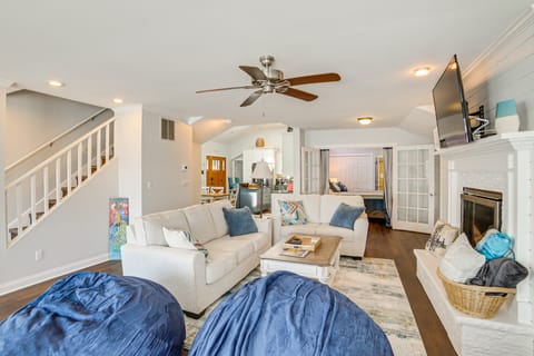 Waterfront ‘Clarklake Escape’ - Deck, Dock & Views House in Ohio