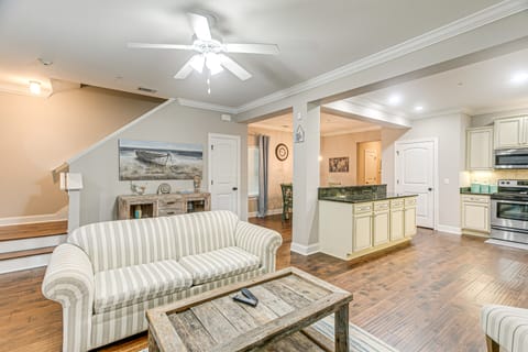 St Simons Island Haven: Screened Porch, Pond View! Apartment in Saint Simons Island