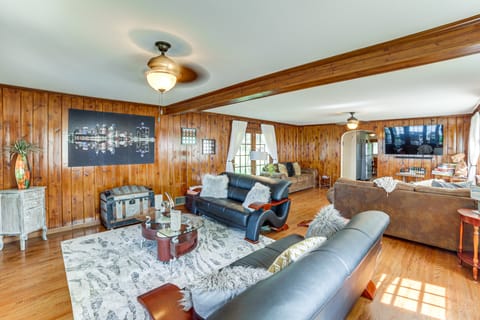 Michigan Lakefront Retreat w/ Kayaks & 2 Decks House in Ohio