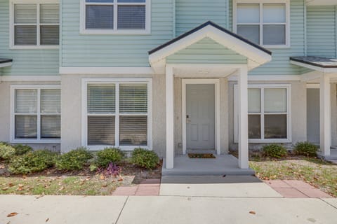 Fernandina Beach Townhome w/ Patio: Walk to Beach! Apartment in Fernandina Beach