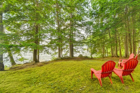 Private Dock on Messalonskee Lake: Cozy Cottage! Cottage in Sidney