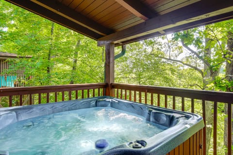 Sevierville Cabin w/ Hot Tub & Deck! House in Sevierville