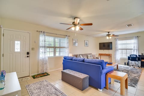 Charming Seminole Home w/ Patio: 6 Mi to Beaches! House in Seminole